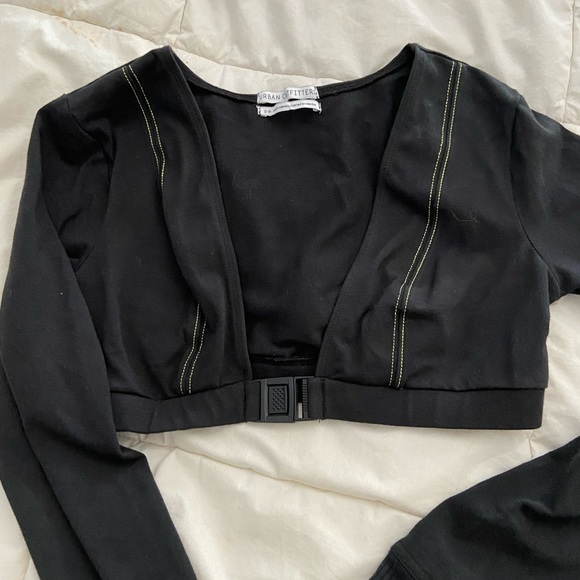 Urban outfitters shrug. - Picture 2 of 4